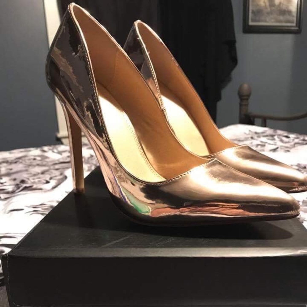 Metallic Gold High Heels sz 9